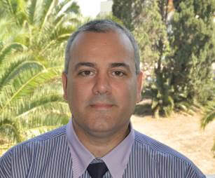 פרופסור אוסמה אבו חטום - רופא מומחה לכירורגיה כללית ופרקטולוגיה