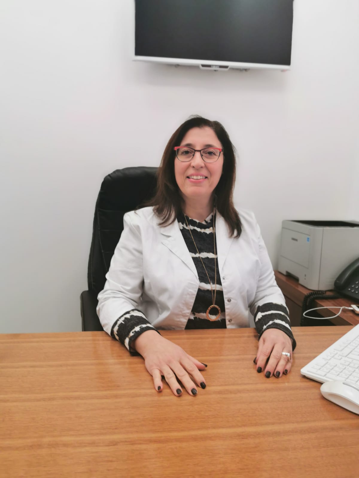 ד"ר חנה קאופמן, מומחית בתחום כירורגיה אורתופדית ומנהלת את תחום האורתופדיה במרכזי שר"פ פלוס